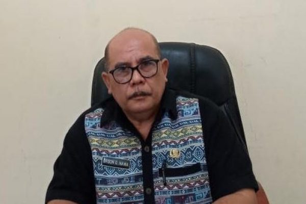 Kepala Dinas Kebersihan dan Lingkungan Hidup Kota Kupang, Orzon Nawa.(foto: andi/kupangterkini.com)