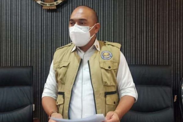 Juru bicara gugus tugas penanganan covid-19, Ernest Ludji, saat memberikan penjelasan. (foto: istimewa)