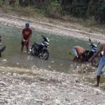 Kali Benanai, jadi sumber air warga desa Ello untuk berbagai kebutuhan. Air bersih untuk minum juga diambil dari sumur kecil yang dibuat di pinggir kali itu. (tangkapan layar facebook)