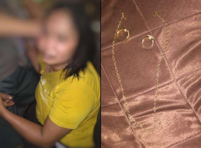 MSP, pencuri special pembobol rumah kosong saat diamankan warga dan barang bukti kalung emas yang diembatnya. (foto : istimewa)