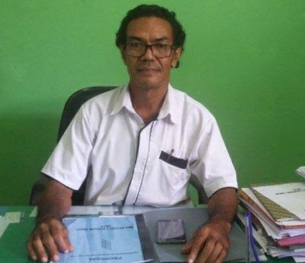 Andereas Poeting, Kepala SMA Negeri 1 Kupang Timur, Kabupaten Kupang. (ist)