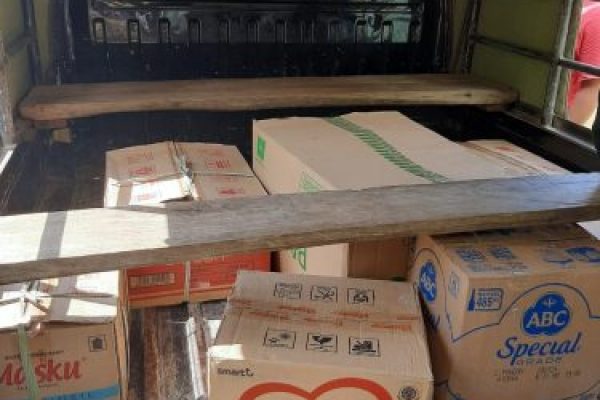 Bantuan dalam bentuk pakaian yang akan disalurkan kepada korban bencana siklon tropis Seroja. (yandry/kupangterkini.com)