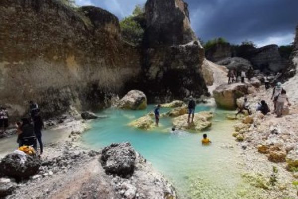 Fenomena munculnya danau baru pasca siklon tropis Seroja juga terjadi di Kelurahan Naioni. (yandry/kupangterkini.com)
