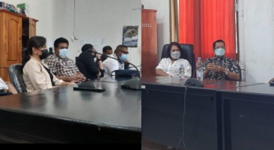 Anggota DPRD Kupang yang menyatakan mosi tidak percaya kepada ketuanya saat menyatakan sikap tegas di kantor dewan. (yandry/kupangterkini.com)