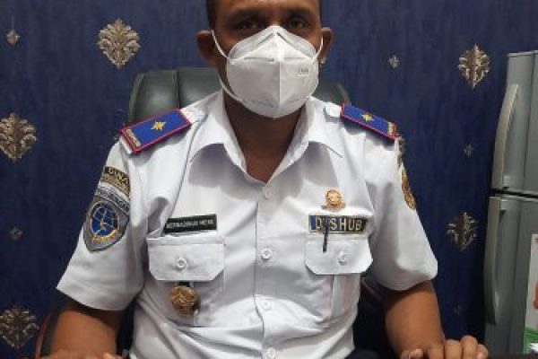 Plt Kepala satpol pp kota Kupang, Bernadinus Mere. (yandry/kupangterkini.com)