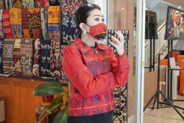 Julie Sutrisno Laiskodat, ketua PKK provinsi NTT (ist)