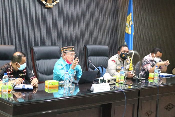 Wakil Walikota Kupang dalam rapat evaluasi PPKM (ist)
