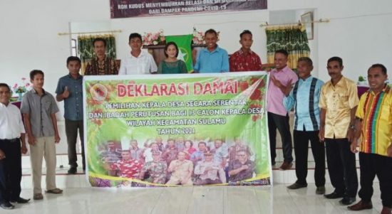 Deklarasi damai 13 calon kades bersama panitia pilkades kecamatan Sulamu (yandry/kupangterkini.com)