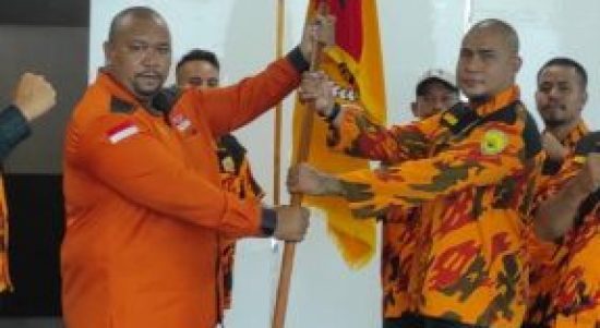 Yan Safonarolla, saat dilantik menjadi ketua Garnas MKGR Provinsi NTT (ist)