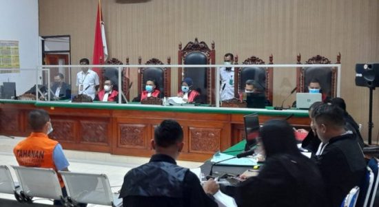 Suasana sidang pemeriksaan saksi (yandry/kupangterkini.com)