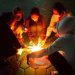 Jaringan Solidaritas Kemanusiaan saat menggelar aksi bakar lilin bersama