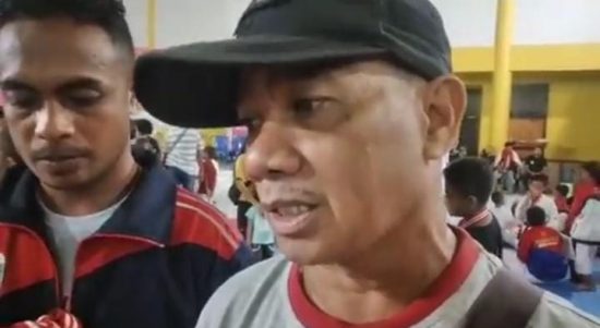 Arnoldus Klau saat menceritakan perjuangan KKI kabupaten Malaka (yandry/kupangterkini.com)