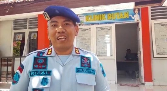 Kepala Rutan Kelas II B Kupang, Rizal Fuady terkait keadaan Randy Badjideh di Rutan (yandry/kupangterkini.com)