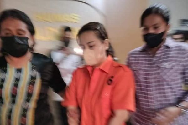 Tersangka Irawaty Astana Dewi Ua saat ditetapkan menjadi tersangka