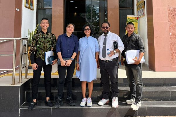 Tim penasehat hukum PT Mahkota saat selesai mengikuti sidang putusan
