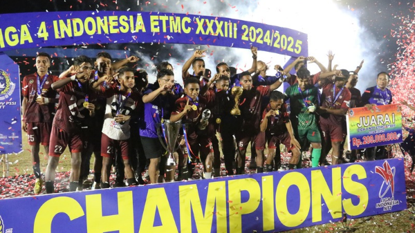 Pemain Bintang Timur Atambua merayakan gelar juara yang diraih malam tadi (tangkapan layar)