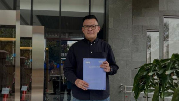Fransisco Benando Bessi saat membuat laporan ke Divisi Propam Mabes Polri (dok pribadi)