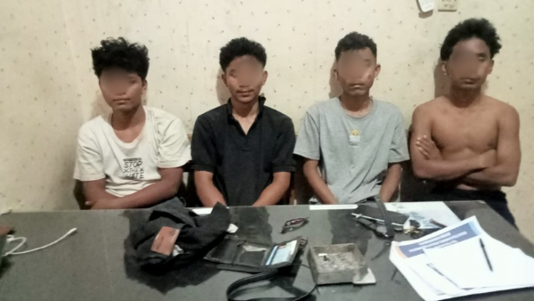 Empat orang pemuda yang diamankan pihak kepolisian