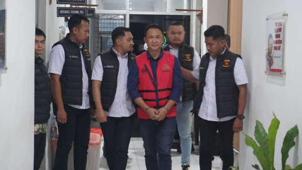 Alex Riwu Kaho, Mantan Dirut Bank NTT yang rugikan negara puluhan miliar (ist) Alex Riwu Kaho, Mantan Dirut Bank NTT yang rugikan negara puluhan miliar (ist)