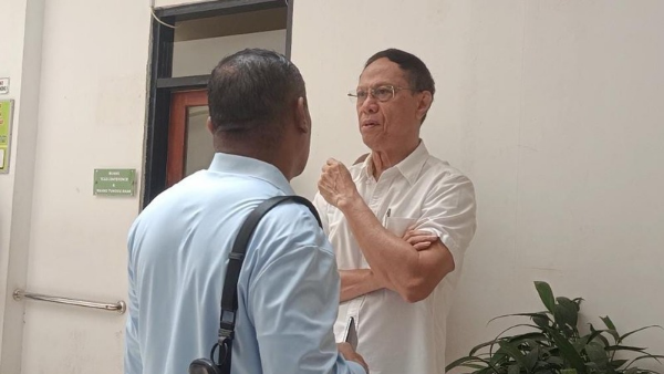 Chris Liyanto saat mengikuti sidang Preaperadilan melawan Kejari Kota Kupang (yandry/kupangterkini.com)