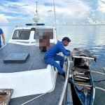 Polairud Polda NTT saat, mengamankan kedua tersangka beserta perahu yang dipakai (ist)