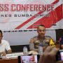 Polres Sumba Timur ketika melakukan press rilis bersama awak media (ist)