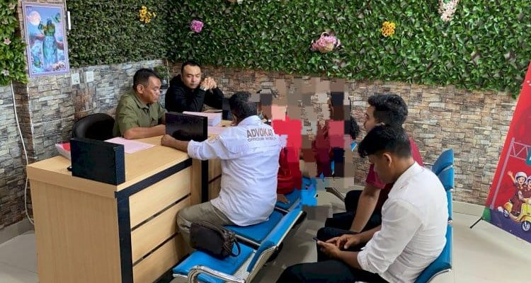 Polres Sikka ketika melakukan tahap II kasus kekerasan terhadap anak (ist)