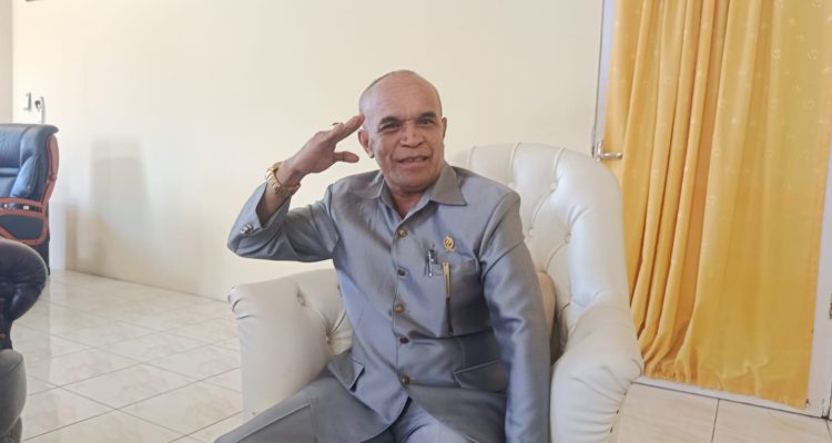 Daniel Taimenas, Ketua DPRD Kabupaten Kupang sekaligus ketua harian DPD II Golkar Kabupaten Kupang (yandry/kupangterkini.com)