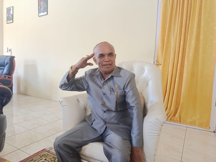 Daniel Taimenas, Ketua DPRD Kabupaten Kupang sekaligus ketua harian DPD II Golkar Kabupaten Kupang (yandry/kupangterkini.com)