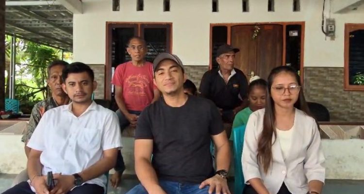 Imbo Tulung, Renhold Lay, Melanie Desa serta keluarga para tersangka (yandry/kupangterkini.com)