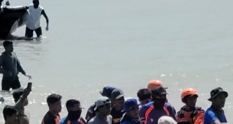 korban yang terjatuh dari perahu saat melaut ketika ditemukan (ist)