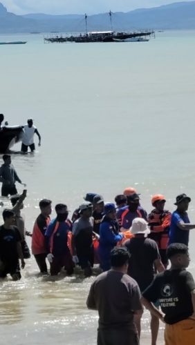 korban yang terjatuh dari perahu saat melaut ketika ditemukan (ist)