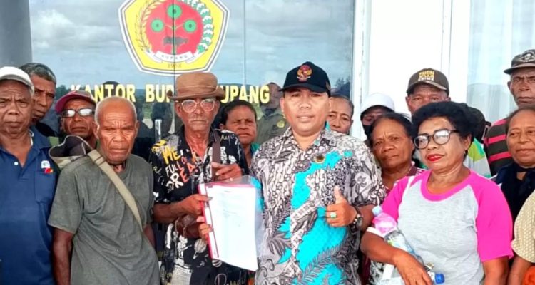 Ketua LP2TRI, Hendrikus Djawa saat ini jadi tersangka kasus penghasutan dan ditahan Polres Kupang