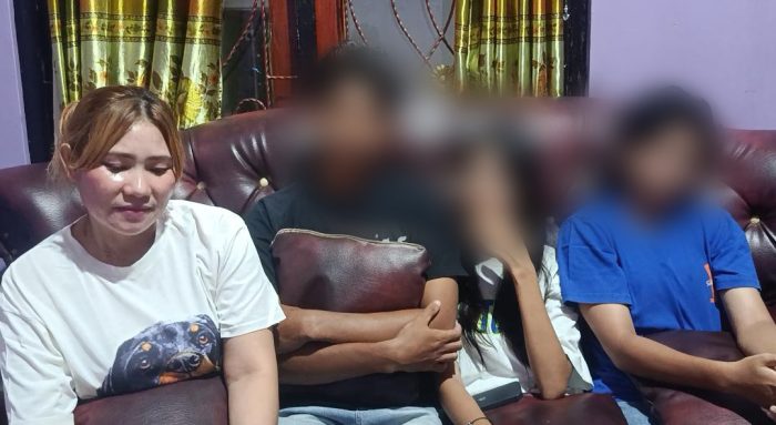 Ketiga anak Mokris Lay bersama mantan Istri Lichen Rihipake (yandry/kupangterkini.com)