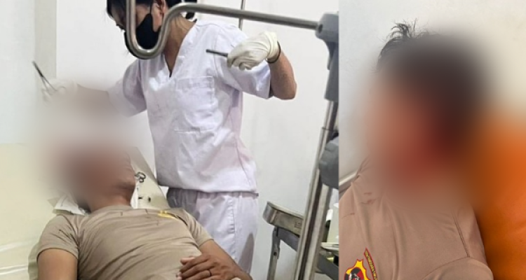 Kedua anggota polisi yang terkena lemparan batu massa aksi mengalami luka pada bagian kepala (ist)