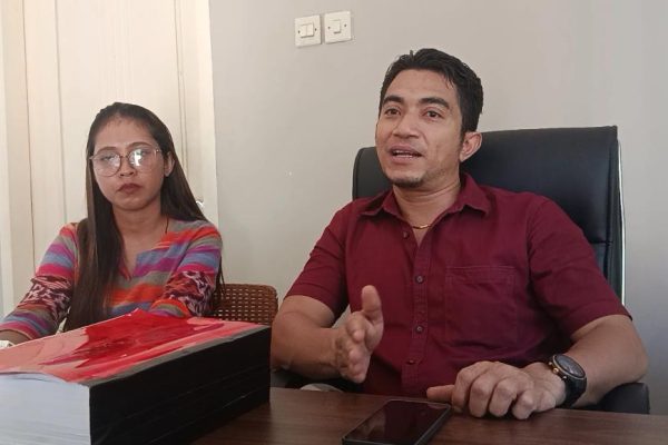 Penasehat Hukum terdakwa Adriana Bety selaku PPK proyek Puskesmas Oesao (yandry/kupangterkini.com)