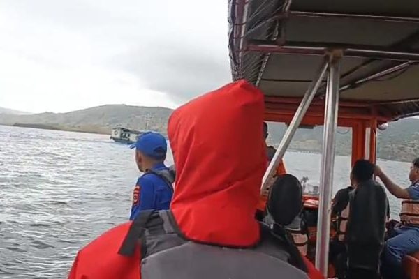 Tim SAR saat melakukan operasi keselamatan
