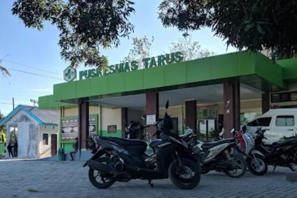 Tampak depan Puskesmas Tarus