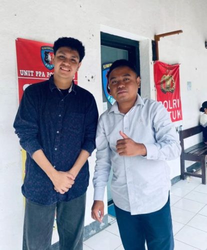 Dominikus Boymau bersama kliennya, Revival Silla (dok privadi)