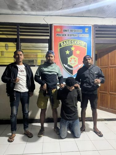 Anderian Laban saat diamankan tim Resmob Polres Kupang (ist)