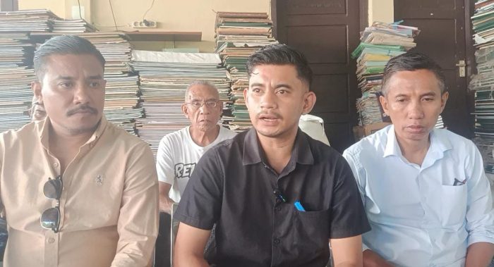 Yosua Nainatun, Reinhold Lay, Hangry Pah penasehat hukum para terdakwa (yandry/kupangterkini.com)