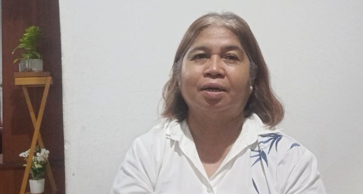 Ketua tim pemenangan Alberto Tatibun, Rita Saduk/Adu saat ditemui dirumahnya (yandry/kupangterkini.com) Ketua tim pemenangan Alberto Tatibun, Rita Saduk/Adu saat ditemui dirumahnya (yandry/kupangterkini.com)