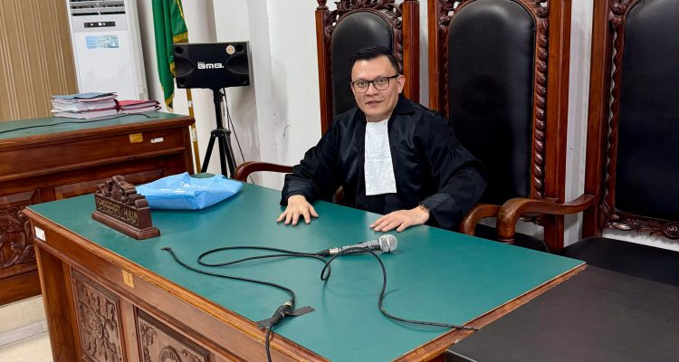 Fransisco Bernando Bessi dalam ruang sidang (dok pribadi) Fransisco Bernando Bessi dalam ruang sidang (dok pribadi)