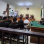 Para terdakwa ketika penyerahan tahap II