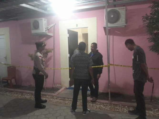 Kapolsek Kota Raja, AKP Leyfrids Mada bersama anggota di TKP.