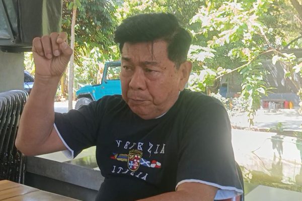 Jerry Manafe saat ditemui dikediamannya (yandry/kupangterkini.com)