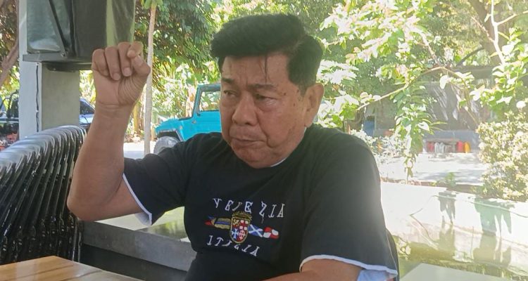 Jerry Manafe saat ditemui dikediamannya (yandry/kupangterkini.com)