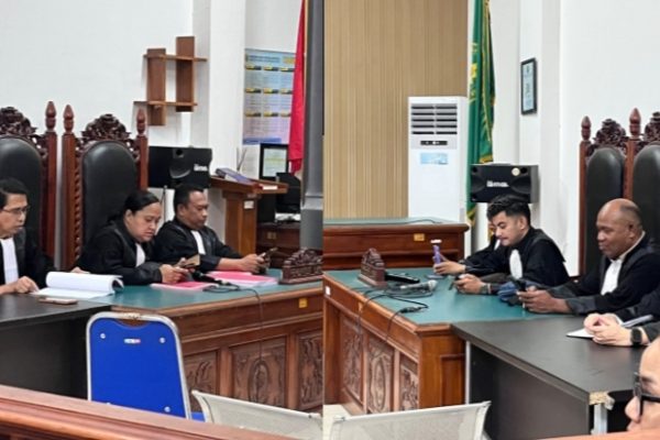 JPU serta Penasehat Hukum para terdakwa dalam sidang tuntutan (yandry/kupangterkini.com) JPU serta Penasehat Hukum para terdakwa dalam sidang tuntutan (yandry/kupangterkini.com)