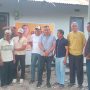 Mokris Lay Foto bersama warga RT 08 Kelurahan Naimata (yandry/kupangterkini.com)