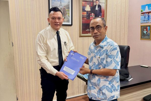 Fransisco Bessi, Kuasa hukum Izhak Rihi (ist) Fransisco Bessi, Kuasa hukum Izhak Rihi (ist)